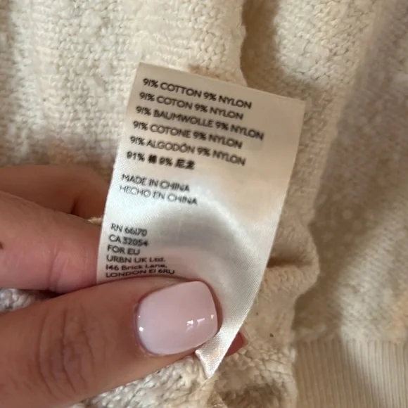 FREE PEOPLE SWEATER. - Picture 3 of 3